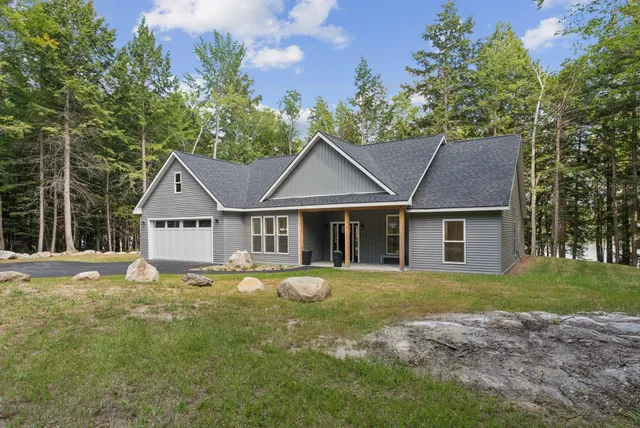 $999,999 | 492 Point Dr Mount, Mount Vernon, ME 04352