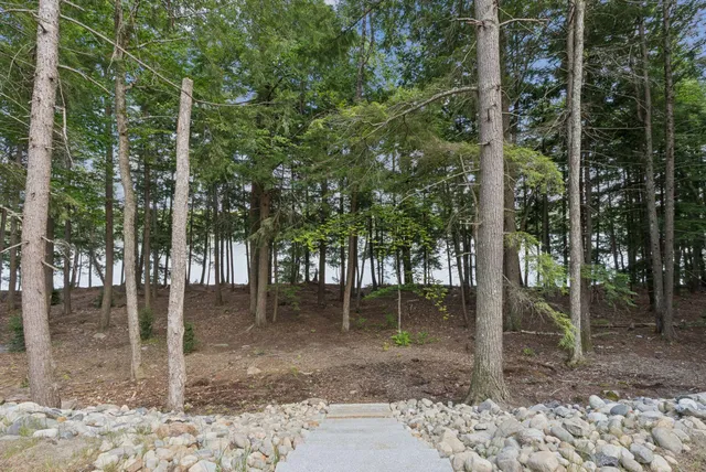 $999,999 | 492 Point Dr Mount, Mount Vernon, ME 04352