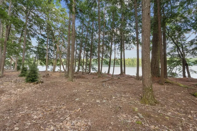 $999,999 | 492 Point Dr Mount, Mount Vernon, ME 04352