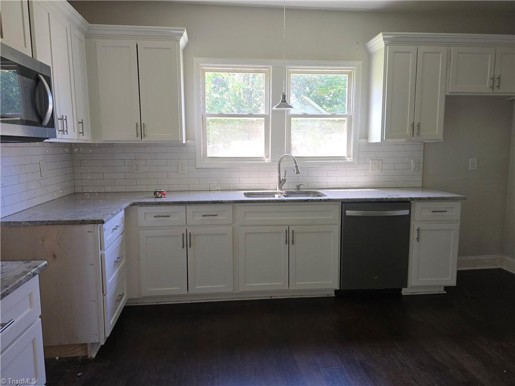 106 South Fieldcrest Road Eden, NC 27288 - Photo 4 of 22