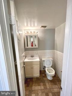 1983 Addison Road South District Heights, MD 20747 - Photo 11 of 13