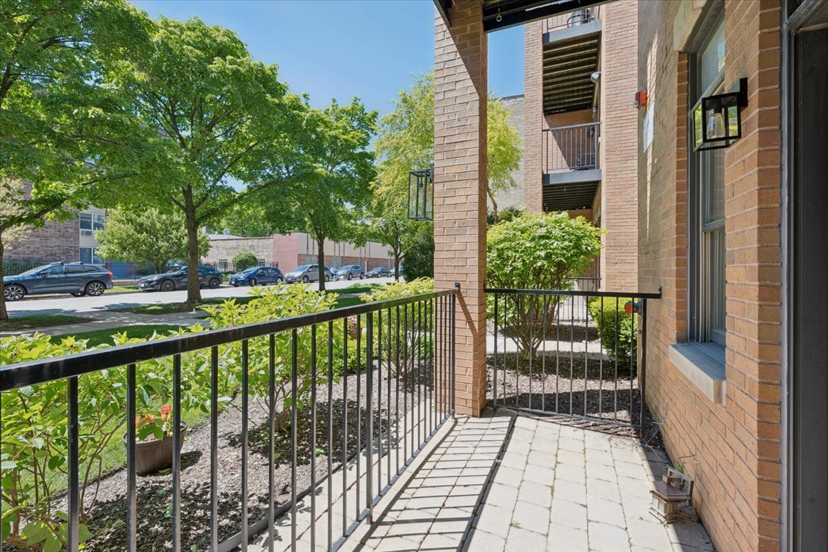 819 Foster Street, Unit 1S Evanston, IL 60201 - Photo 14 of 15