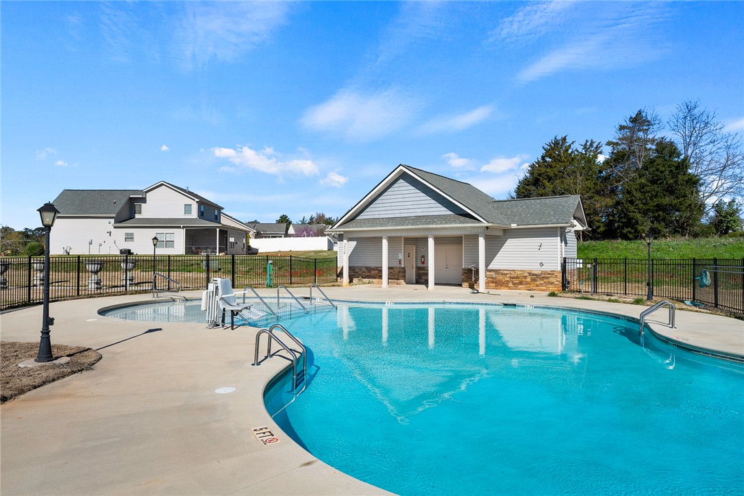 561 Brasstown Court Pendleton, SC 29670 - Photo 2 of 37