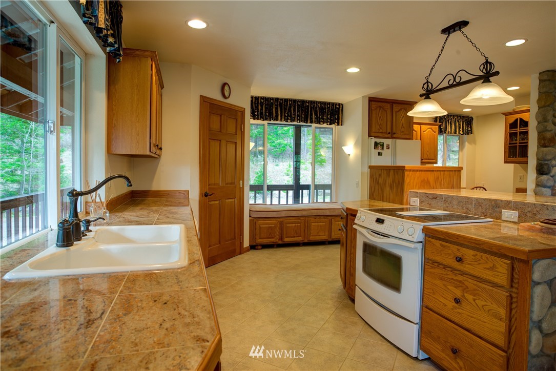 1421 Emerick Road Cle Elum, WA 98922 - Photo 5 of 21