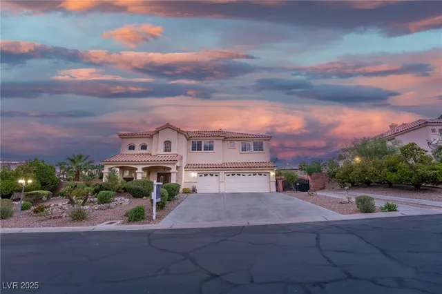 $840,000 | 6632 Isolated Avenue, Las Vegas, NV 89110