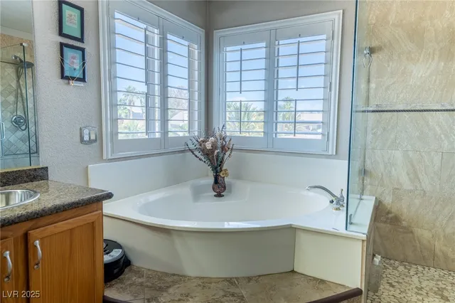 $840,000 | 6632 Isolated Avenue, Las Vegas, NV 89110