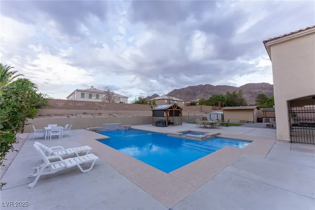 $840,000 | 6632 Isolated Avenue, Las Vegas, NV 89110