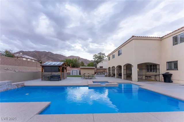 $840,000 | 6632 Isolated Avenue, Las Vegas, NV 89110