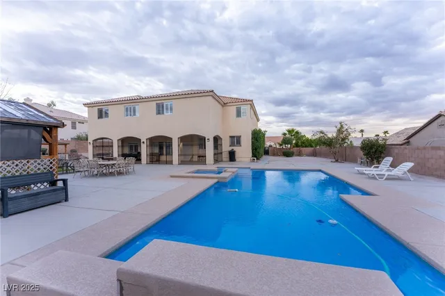 $840,000 | 6632 Isolated Avenue, Las Vegas, NV 89110