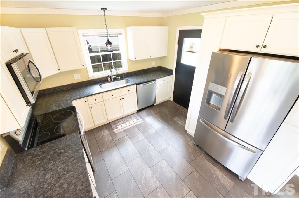 707 East Hanover Road Graham, NC 27253 - Photo 4 of 17 Gallery Image 4
