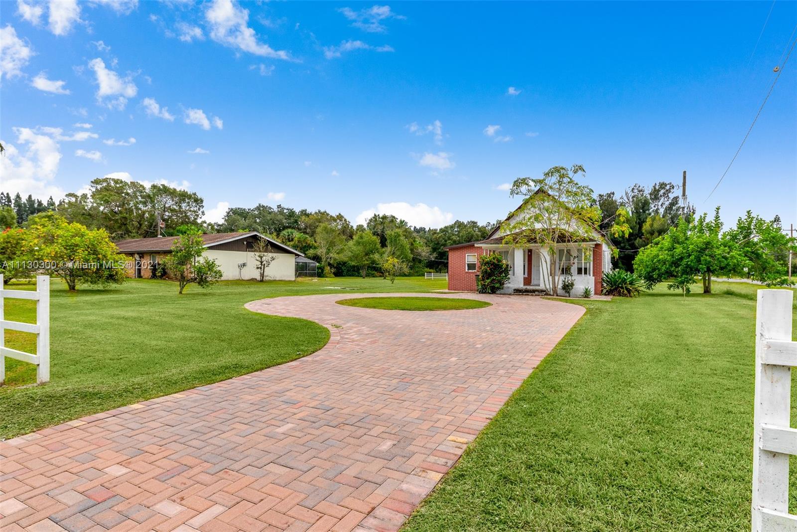 805 West Weatherbee Road Fort Pierce, FL 34982 - Photo 2 of 15 Gallery Image 2