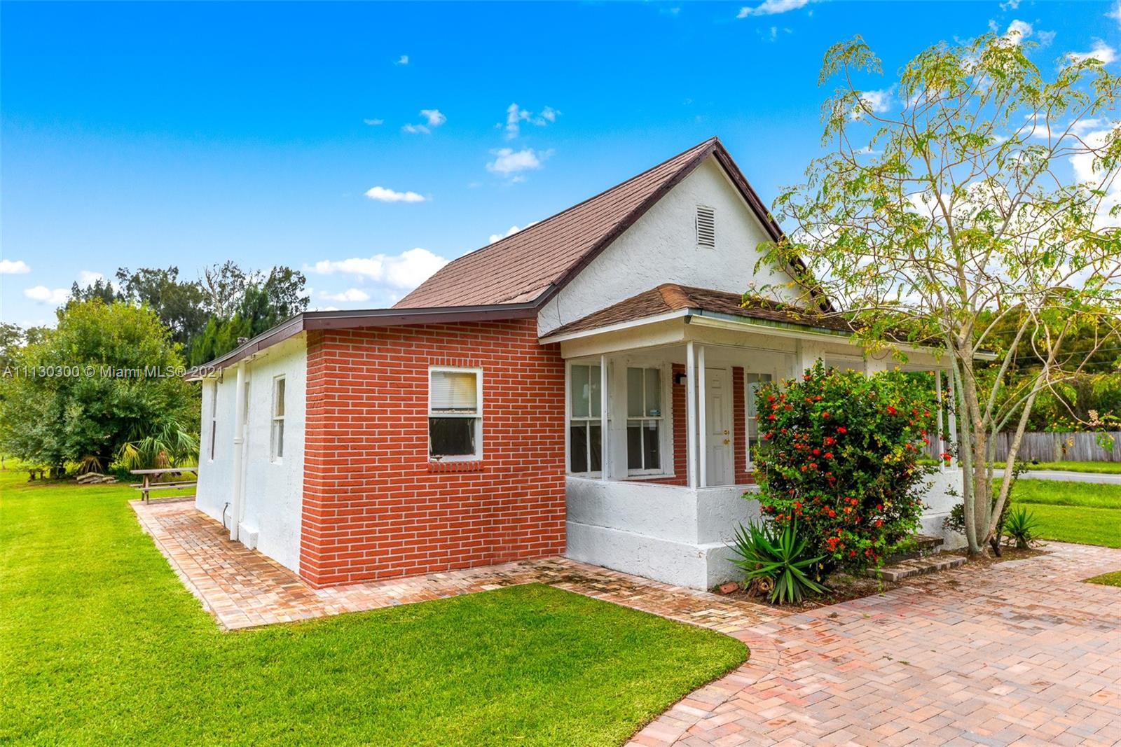 805 West Weatherbee Road Fort Pierce, FL 34982 - Photo 3 of 15 Gallery Image 3