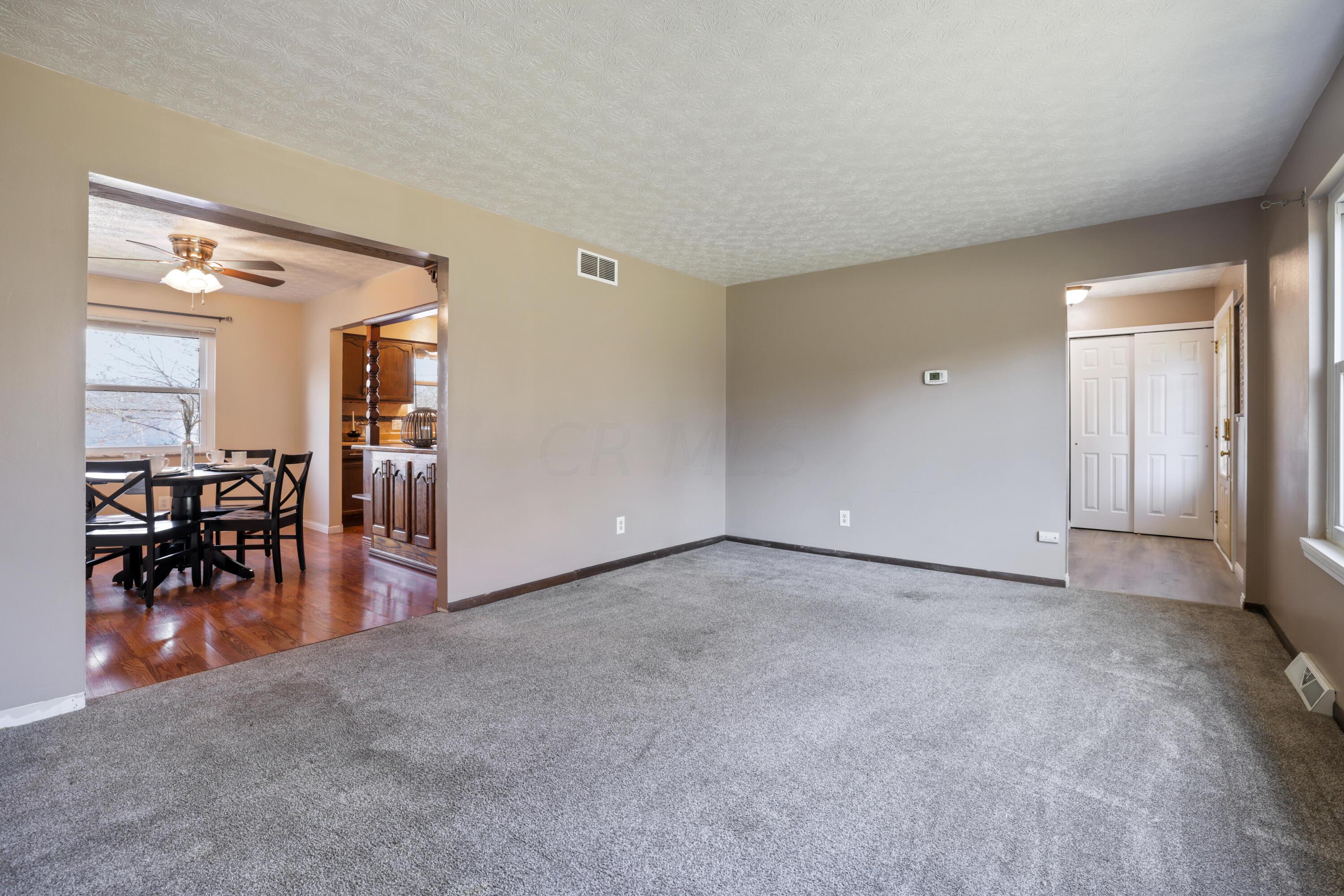 1725 Demorest Road Columbus, OH 43228 - Photo 21 of 75 Living Room