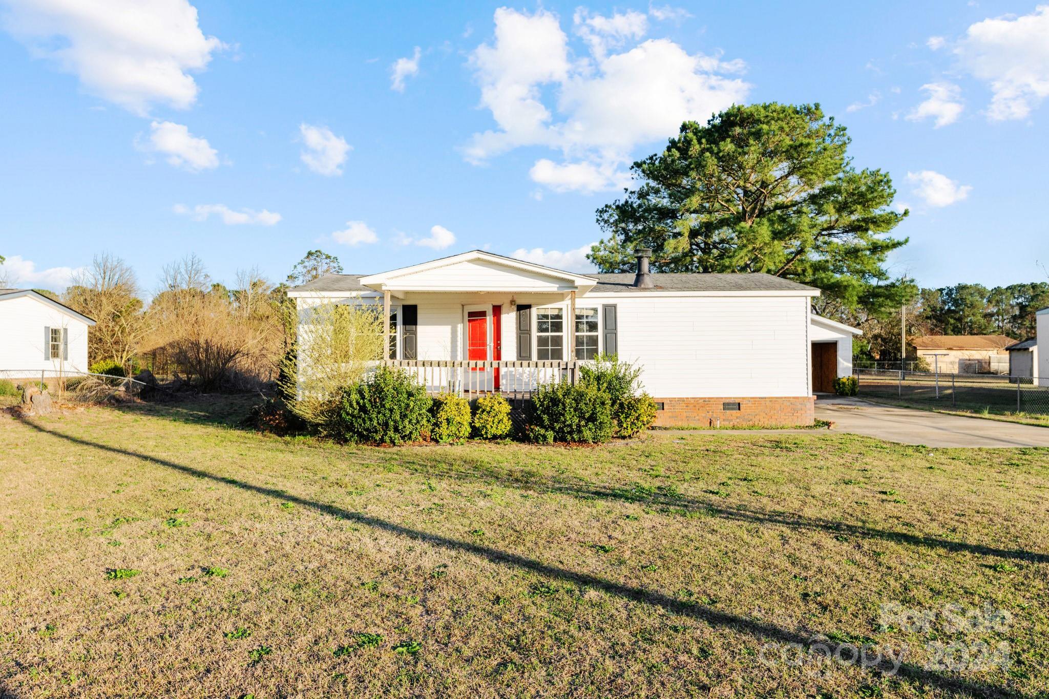 2827 Spring Court Road Kinston, NC 28504 - Photo 1 of 39 Gallery Image 1