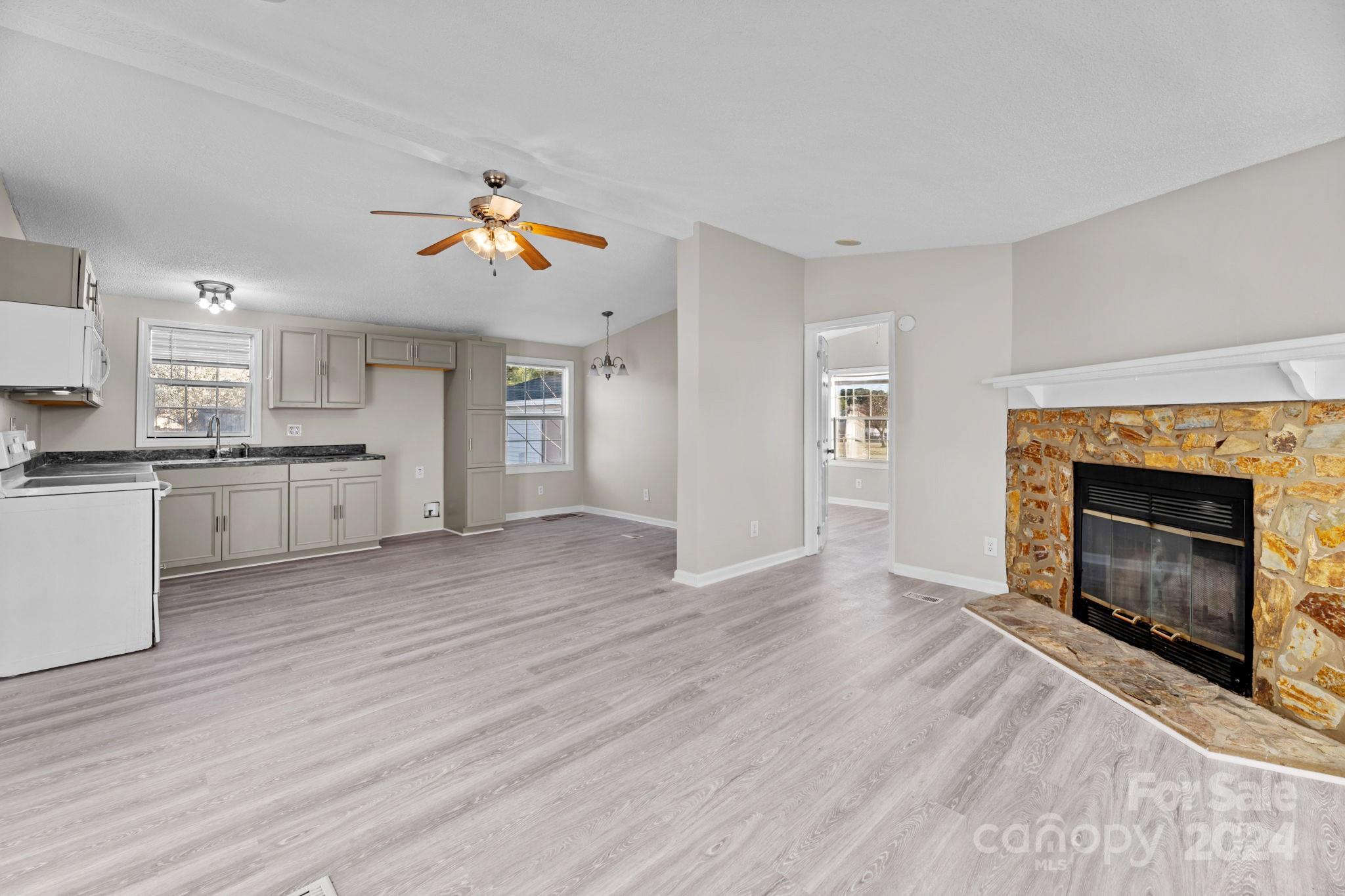 2827 Spring Court Road Kinston, NC 28504 - Photo 16 of 39 Gallery Image 16