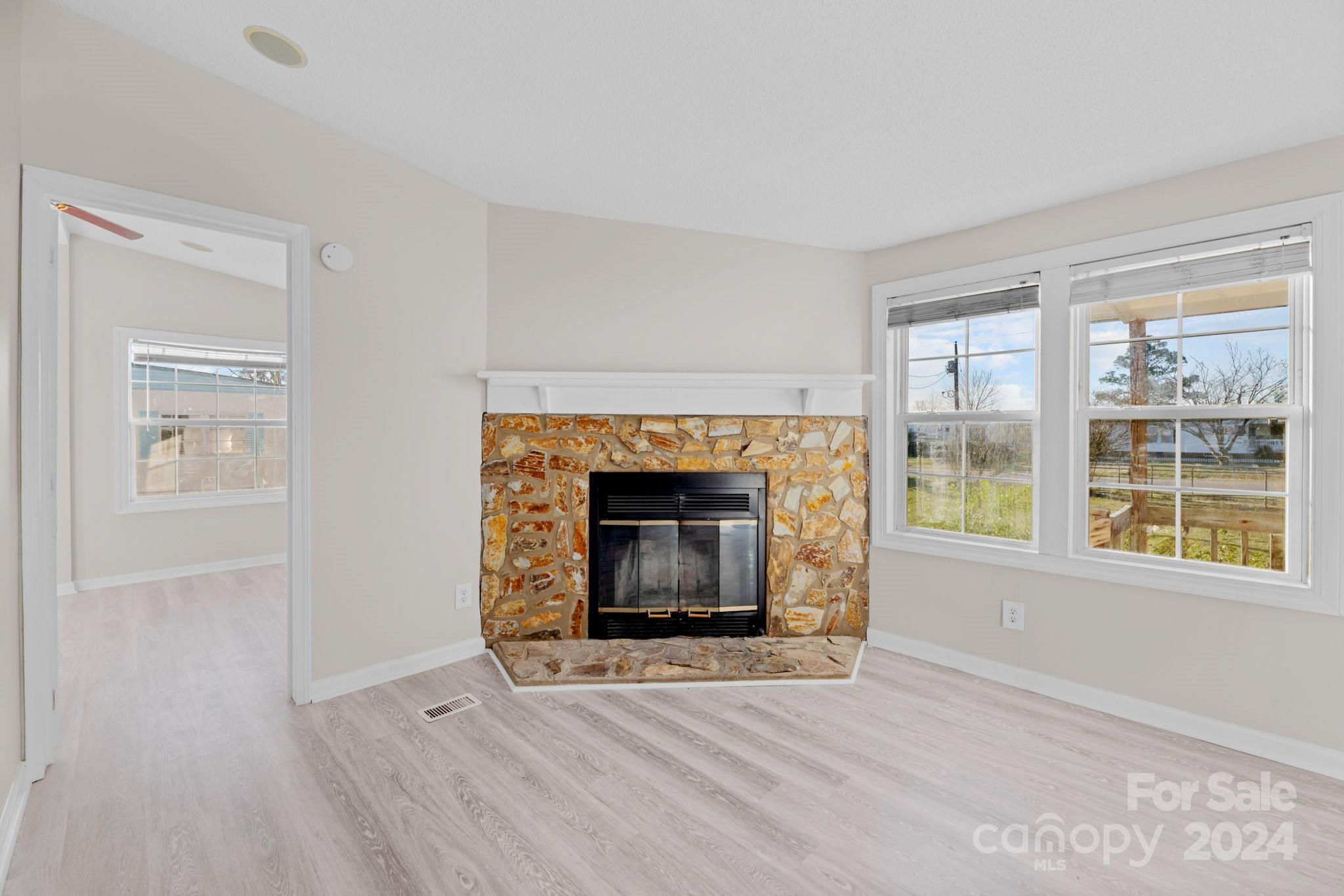 2827 Spring Court Road Kinston, NC 28504 - Photo 17 of 39 Gallery Image 17