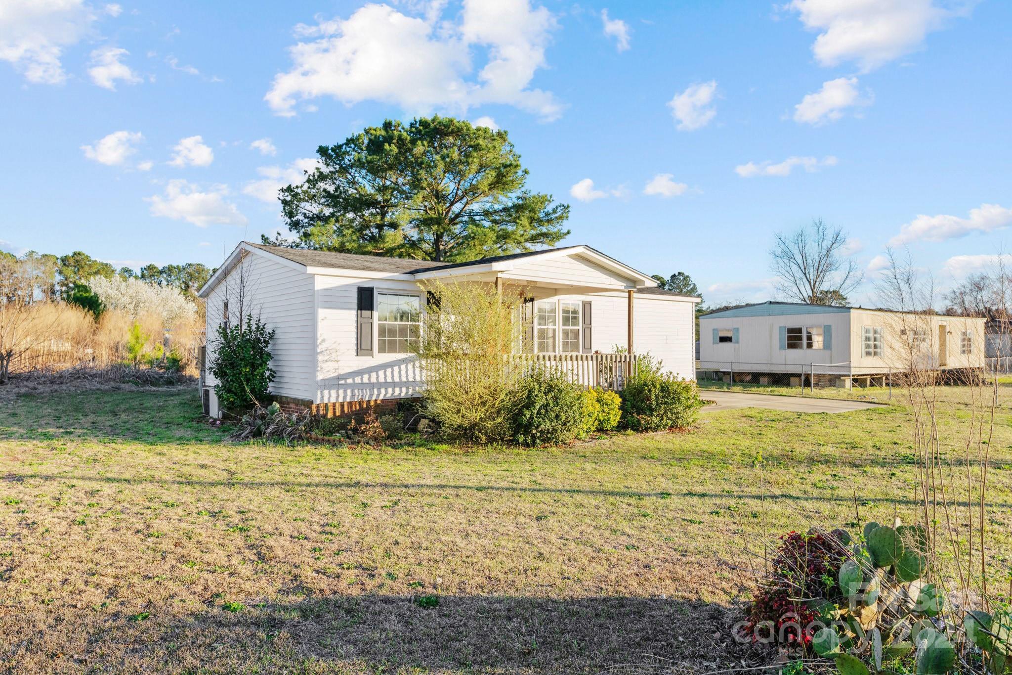 2827 Spring Court Road Kinston, NC 28504 - Photo 2 of 39 Gallery Image 2