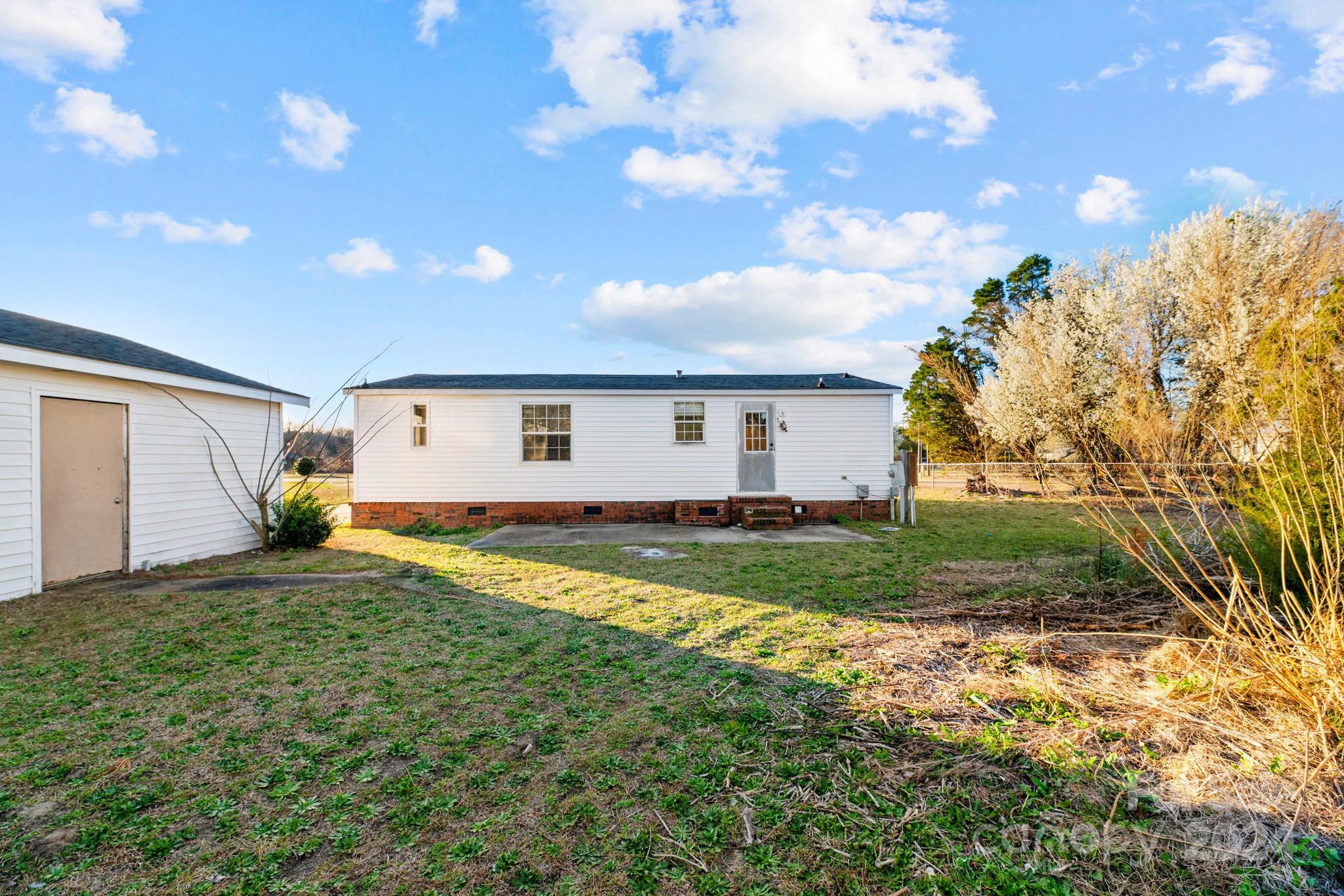 2827 Spring Court Road Kinston, NC 28504 - Photo 37 of 39 Gallery Image 37