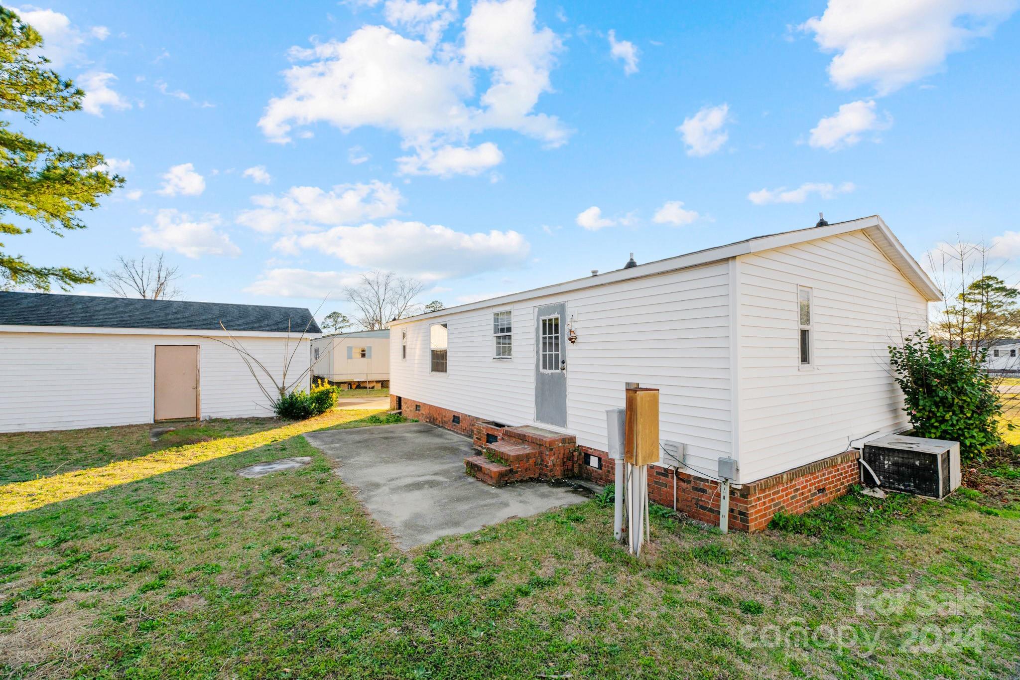 2827 Spring Court Road Kinston, NC 28504 - Photo 38 of 39 Gallery Image 38