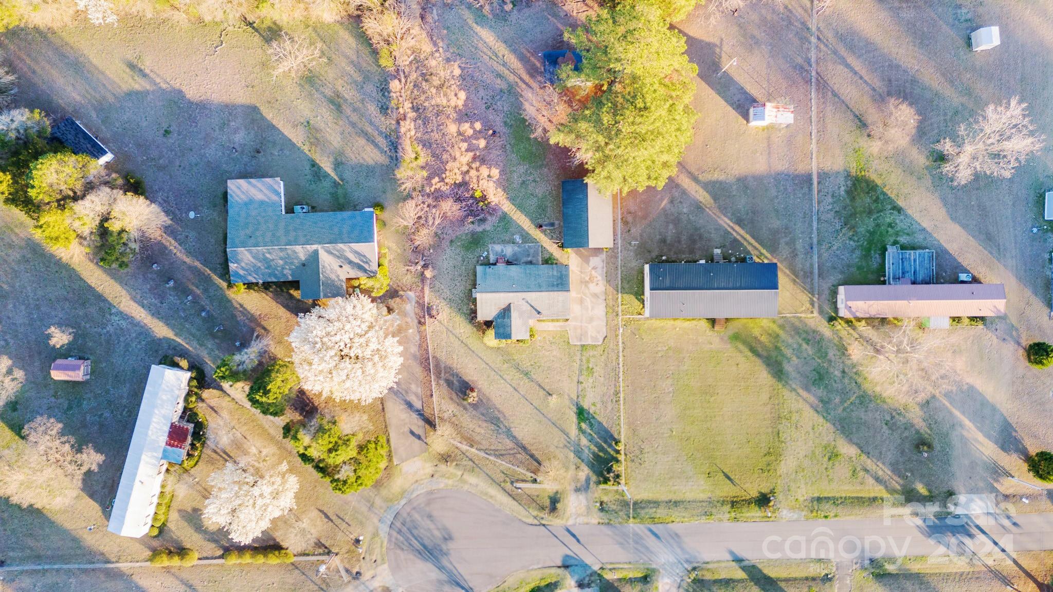 2827 Spring Court Road Kinston, NC 28504 - Photo 4 of 39 Gallery Image 4