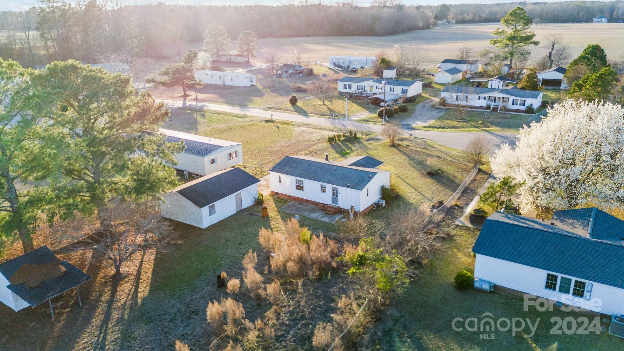 2827 Spring Court Road Kinston, NC 28504 - Photo 8 of 39 Gallery Image 8