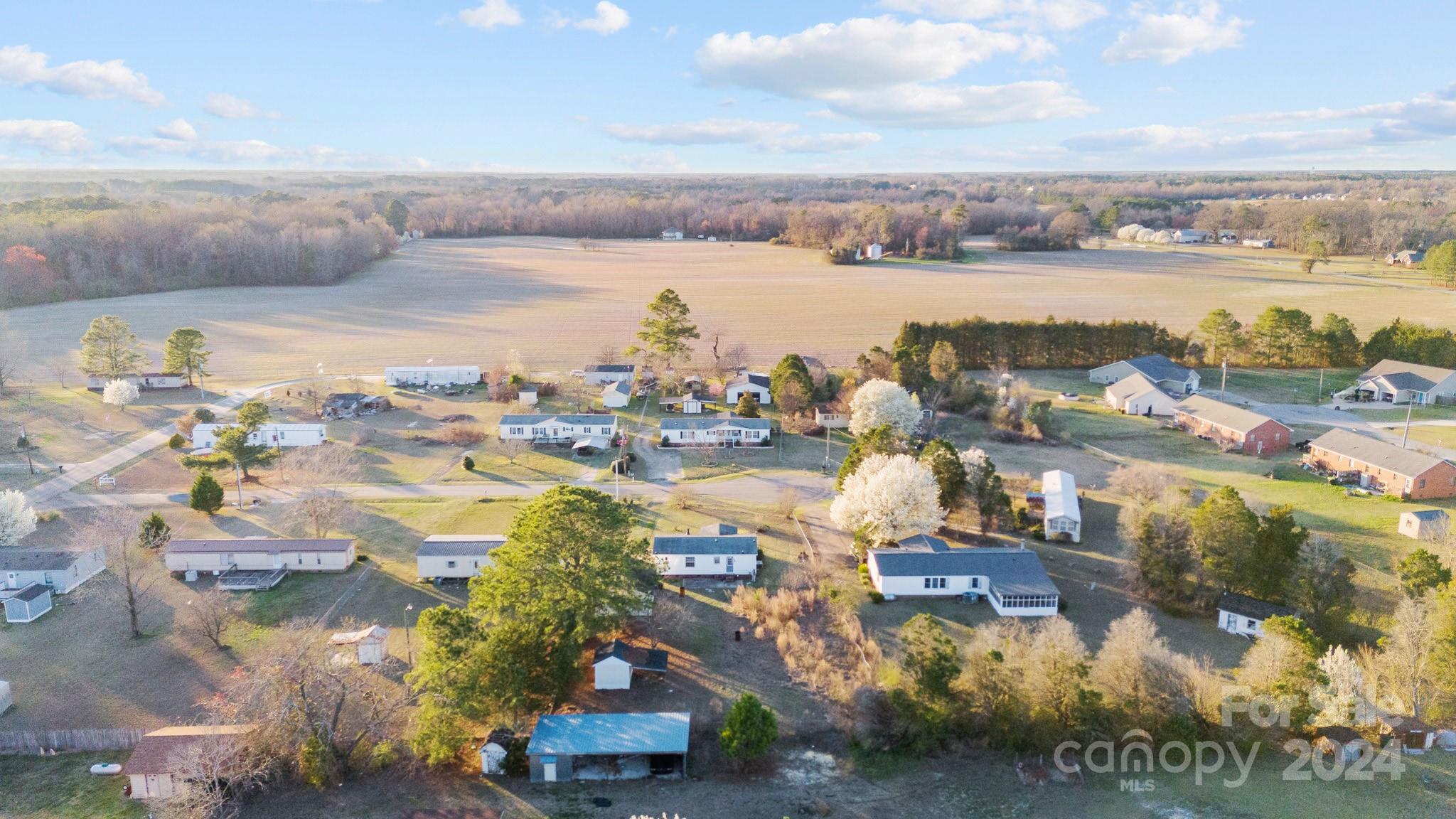 2827 Spring Court Road Kinston, NC 28504 - Photo 10 of 39 Gallery Image 10