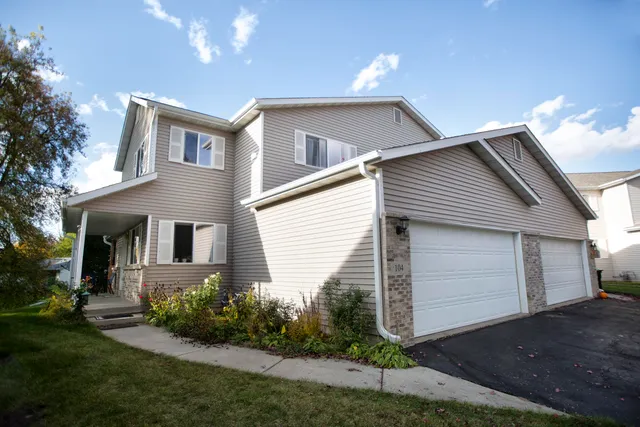 $245,900 | 104 Mallard Circle, Beaver Dam, WI 53916