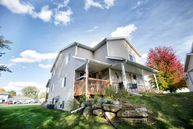 $245,900 | 104 Mallard Circle, Beaver Dam, WI 53916