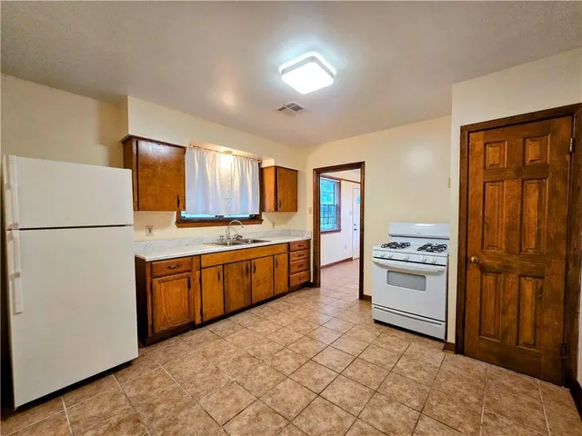 $1,460 | 3321 Republic Street, New Orleans, LA 70122