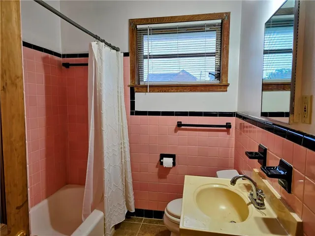 $1,460 | 3321 Republic Street, New Orleans, LA 70122