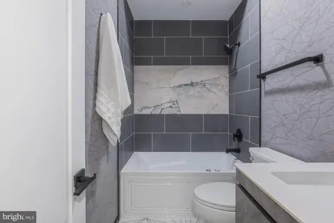 $749,900 | 1332 G Street Southeast, Unit 1, Washington, DC 20003