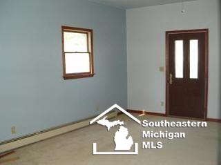 12191 Lulu Road Ida, MI 48140 - Photo 8 of 18 LIVING ROOM