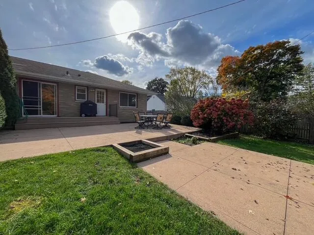 $435,000 | 212 West State Road, North Prairie, WI 53153