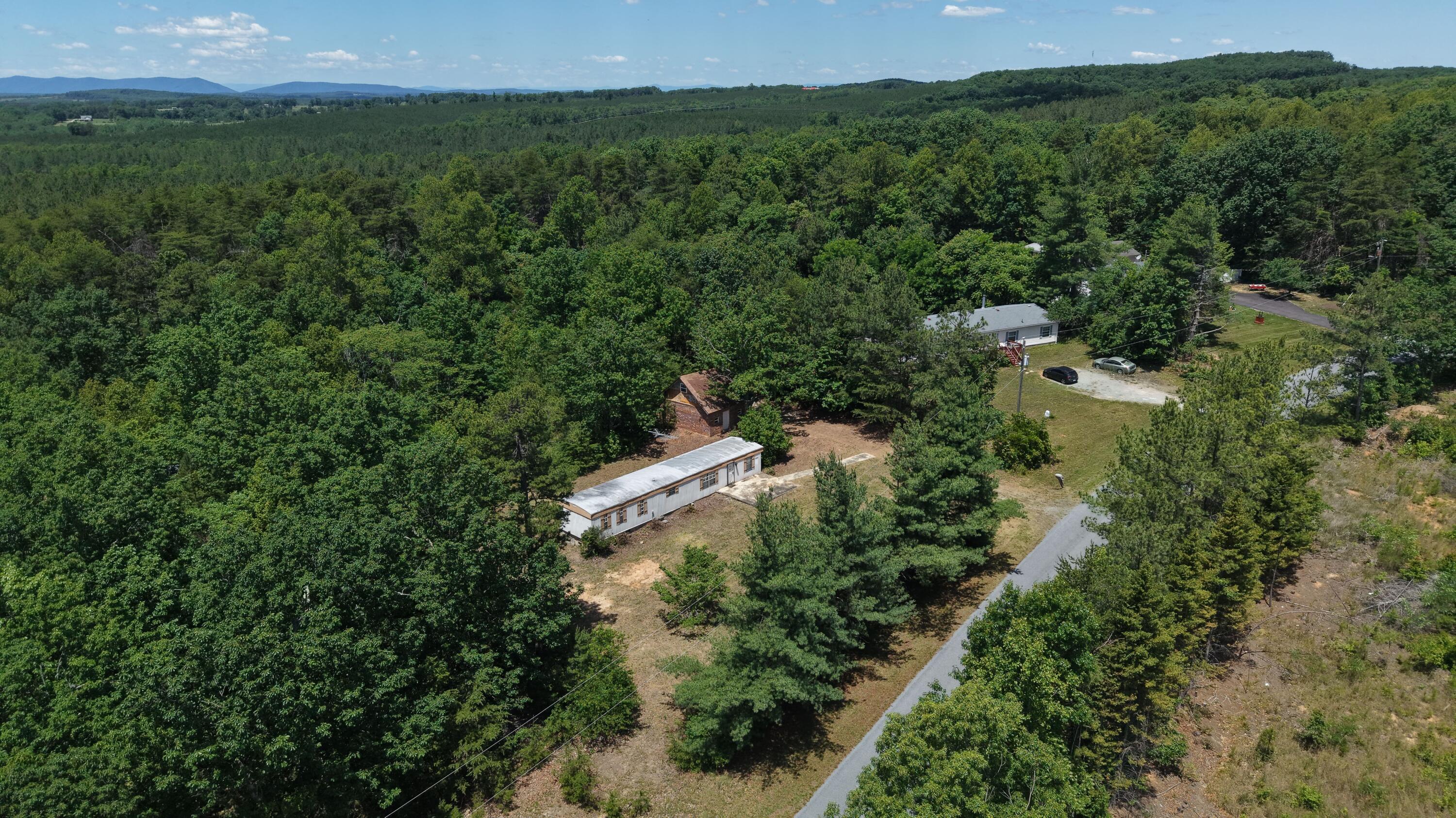 3685 Midway Road Gretna, VA 24557 - Photo 8 of 43 06