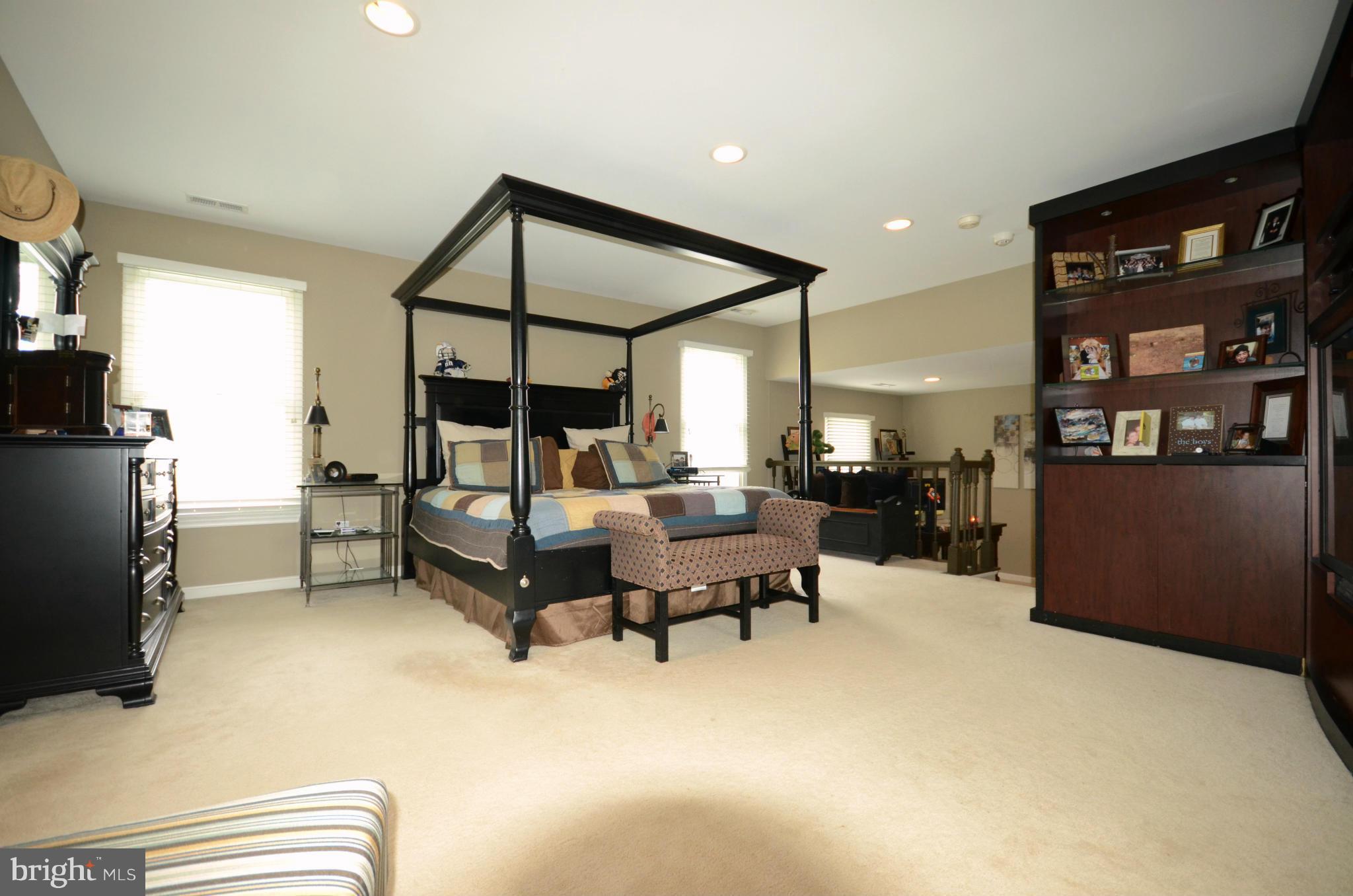 15931 York Road Sparks, MD 21152 - Photo 15 of 30 a bedroom with furniture