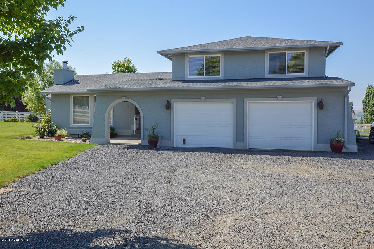 10820 Mieras Road Yakima, WA 98901 - Photo 1 of 21 a house view with a outdoor space