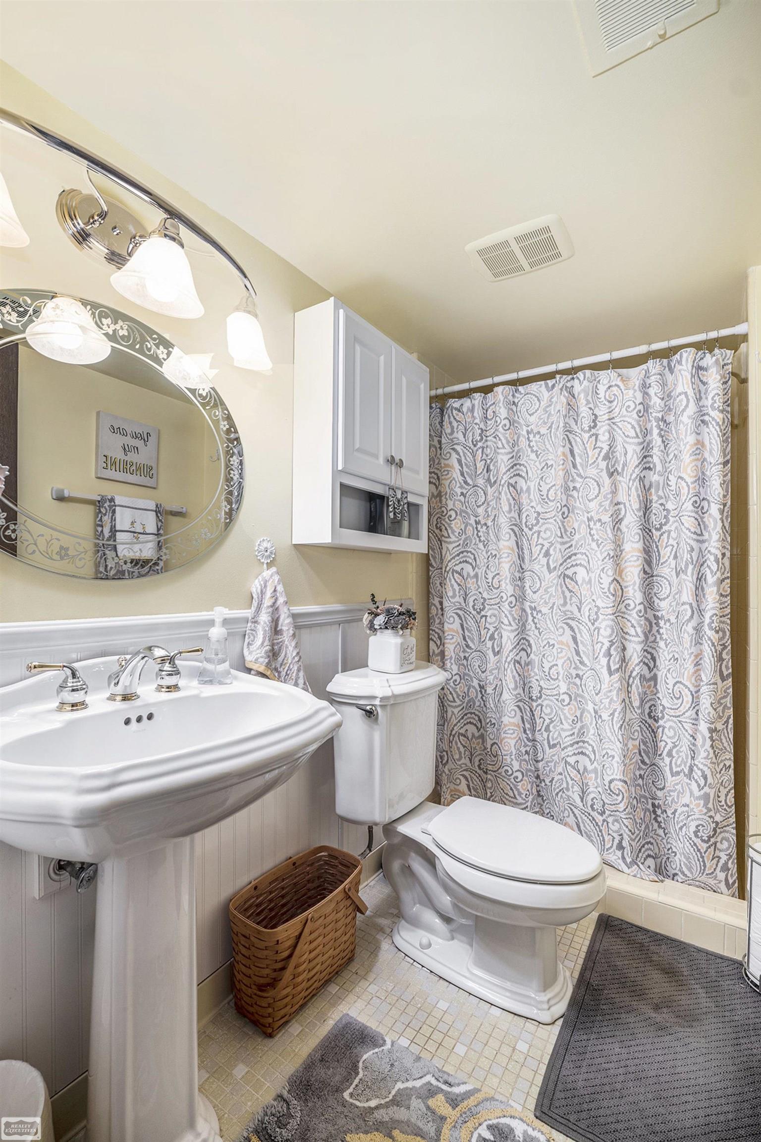 47630 Barbara Road Macomb, MI 48044 - Photo 21 of 26 50192594-b4996a68-8205-44e3-a2ff-b87f67c35efc.JPG