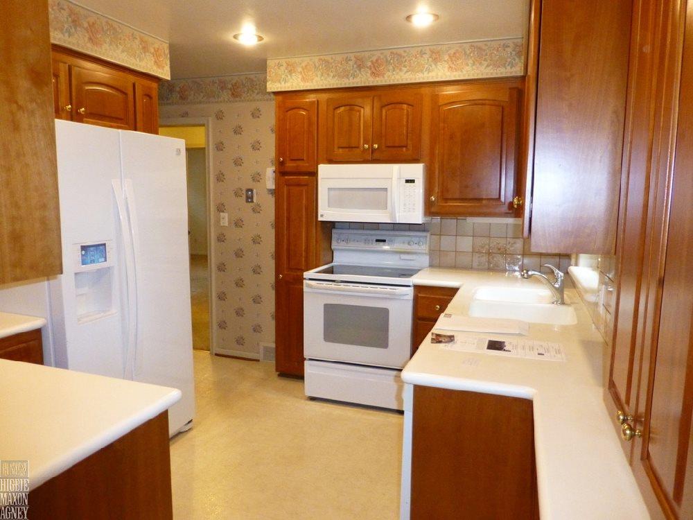 19789 Holiday Road Grosse Pointe Woods, MI 48236 - Photo 5 of 16