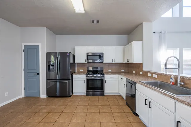 $2,900 | 18318 Canary Bluff Lane, Cypress, TX 77433