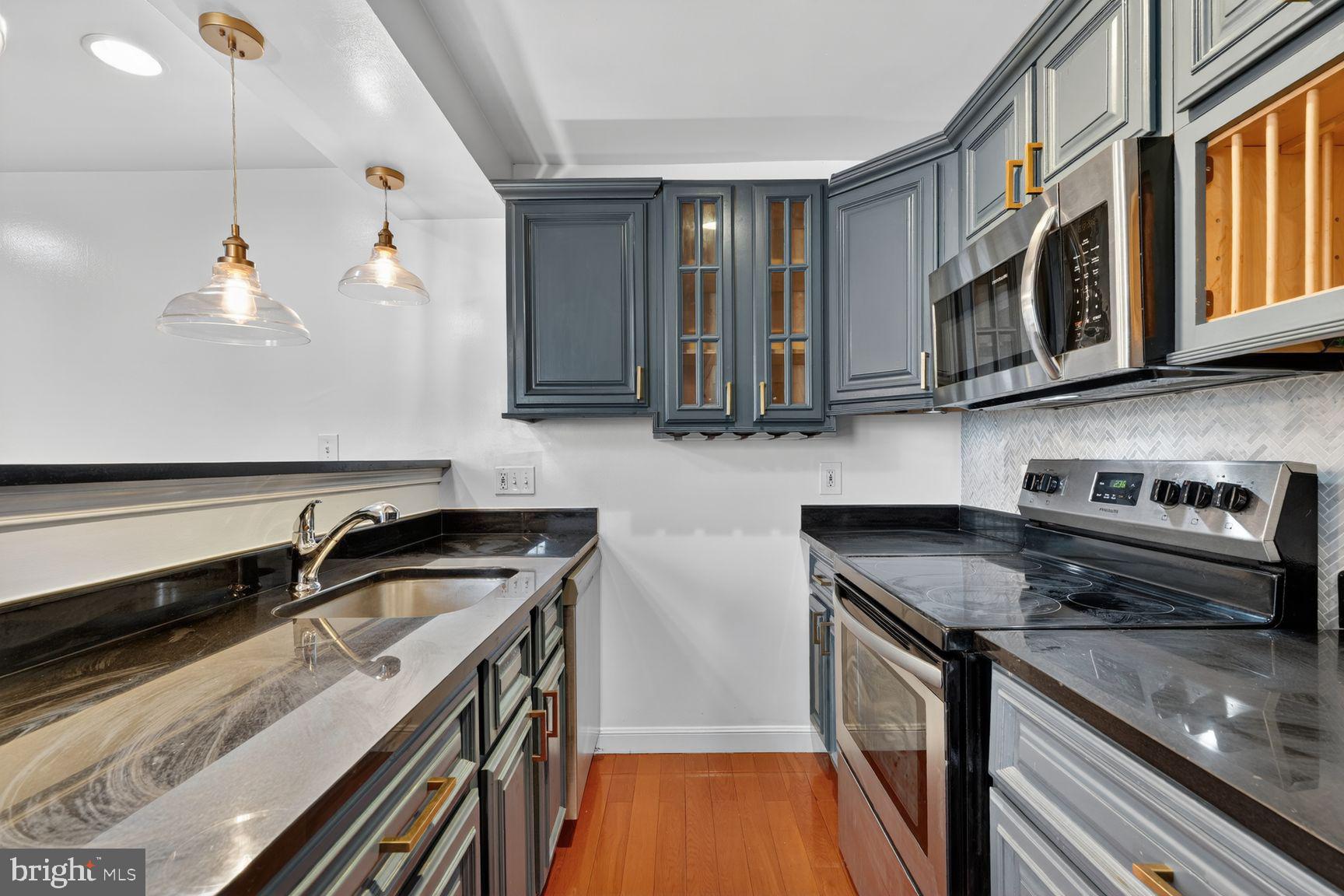 2913 8th Street Southeast, Unit 3101 Washington, DC 20032 - Photo 8 of 33 Kitchen