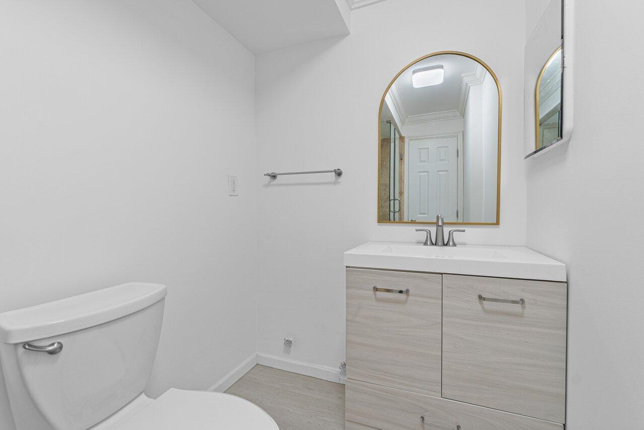 8 Royal Palm Way, Unit 2060 Boca Raton, FL 33432 - Photo 15 of 28 Primary Bathroom