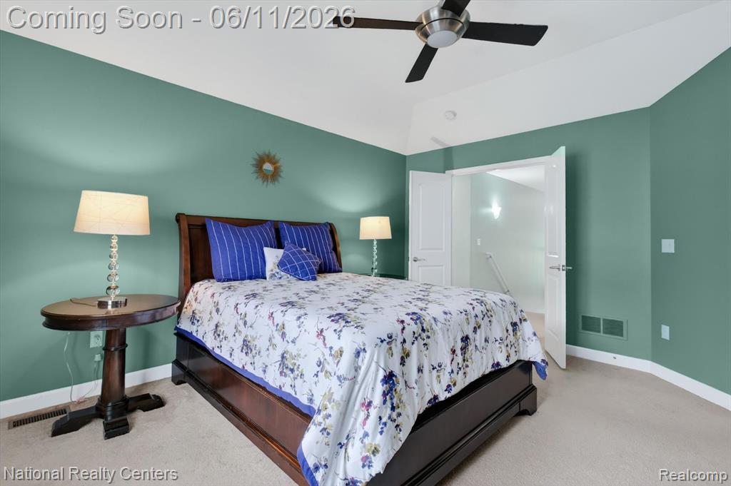 27412 Victoria Road Novi, MI 48374 - Photo 24 of 61