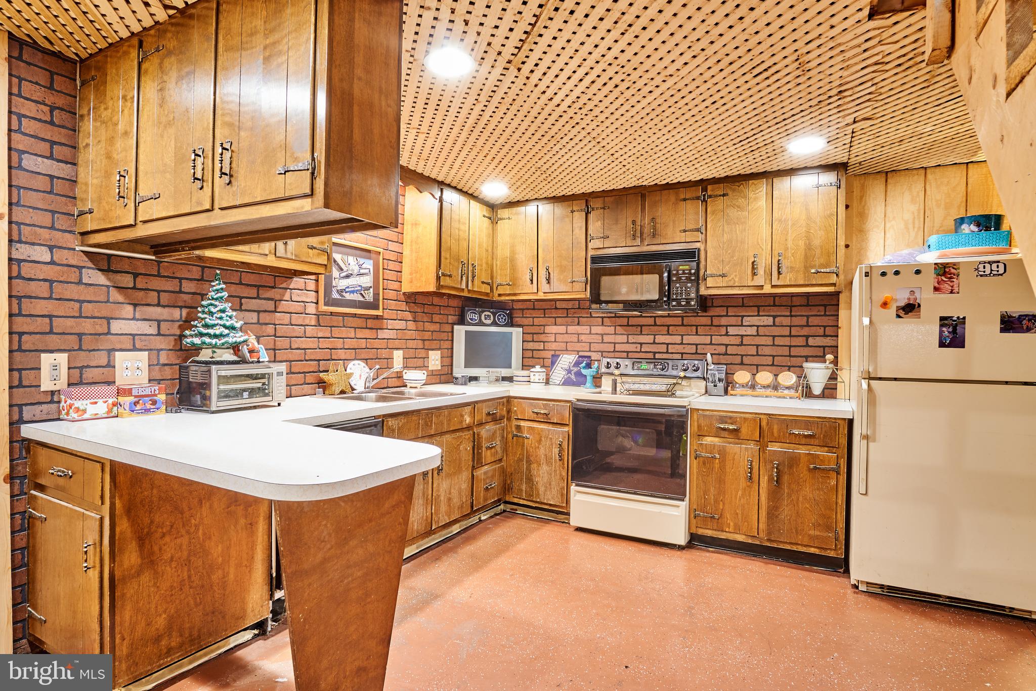 1 Clay Road Carlisle, PA 17015 - Photo 21 of 37 Kitchen in basement