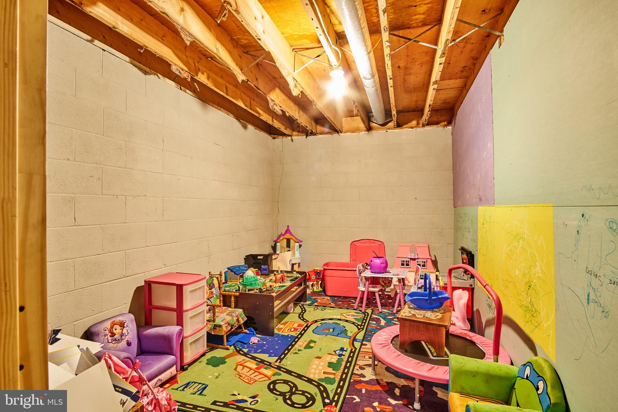 1 Clay Road Carlisle, PA 17015 - Photo 23 of 37 Play room, kid area or home office