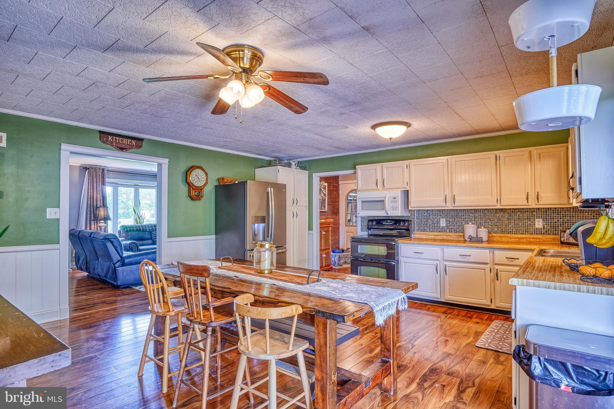 1 Clay Road Carlisle, PA 17015 - Photo 5 of 37 Eat in kitchen
