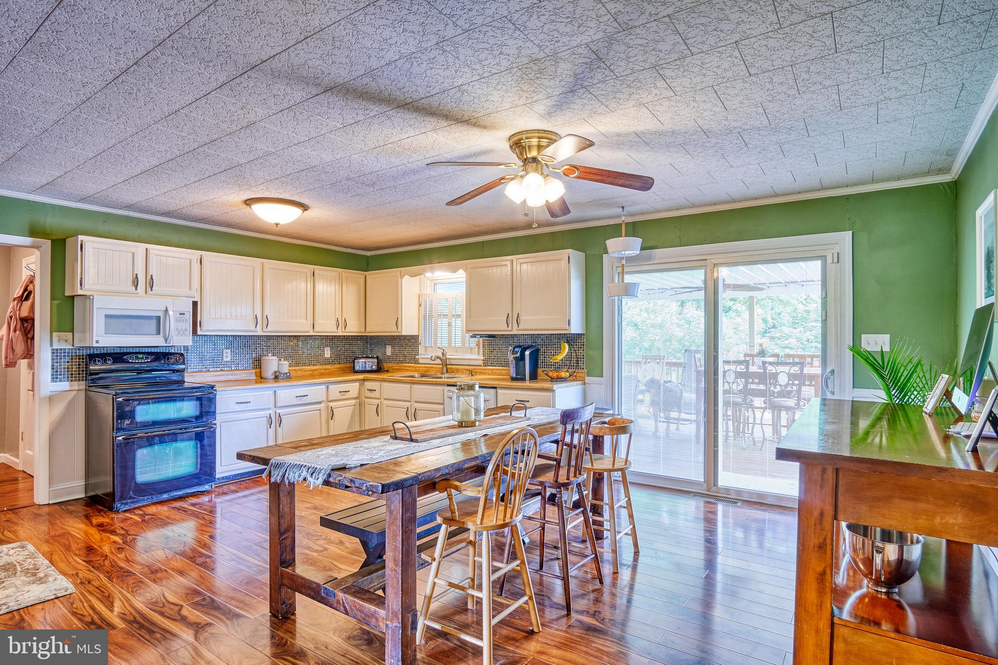 1 Clay Road Carlisle, PA 17015 - Photo 7 of 37 Eat in kitchen