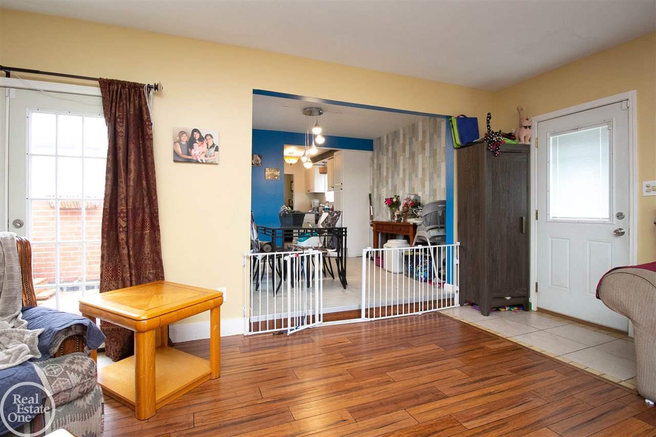 18103 Rainbow Road Fraser, MI 48026 - Photo 16 of 37 50036242-15.JPG