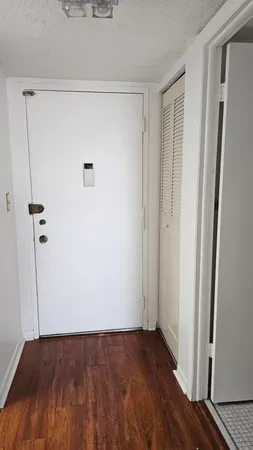 $1,750 | 1300 Northeast Miami Gardens Drive, Unit 810E, Miami, FL 33179