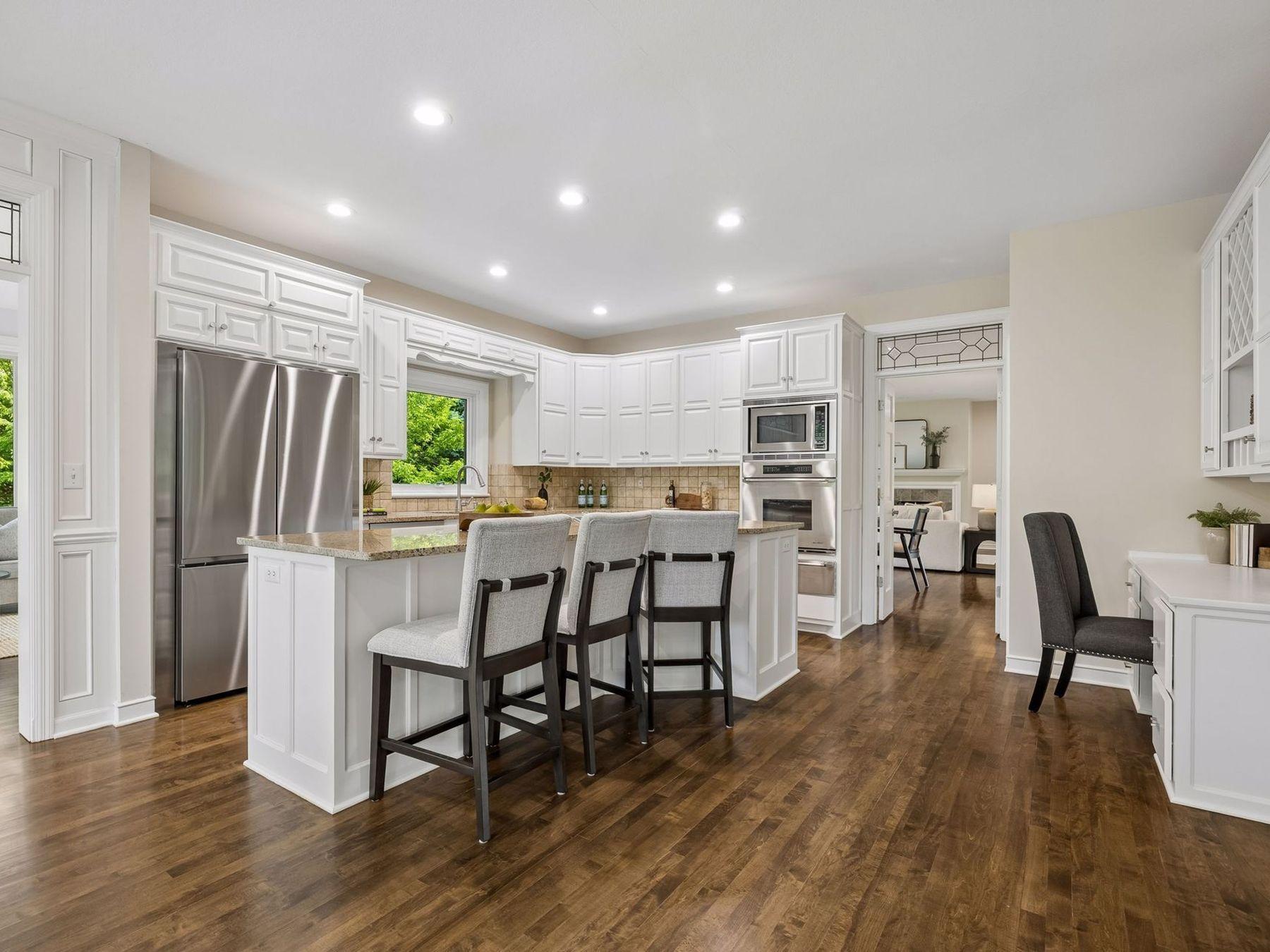 8803 Cove Pointe Road Eden Prairie, MN 55347 - Photo 20 of 71