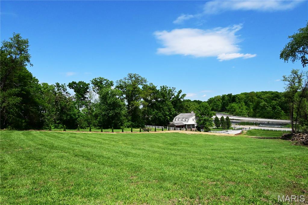 63 South Woods Mill Road Chesterfield, MO 63017 - Photo 3 of 19